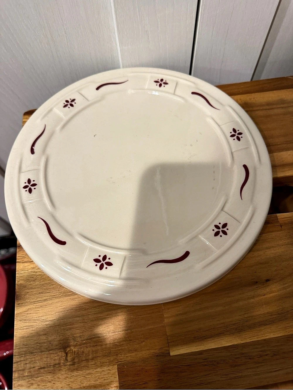Decorative Floral Dinner Plate in ivory and traditional red